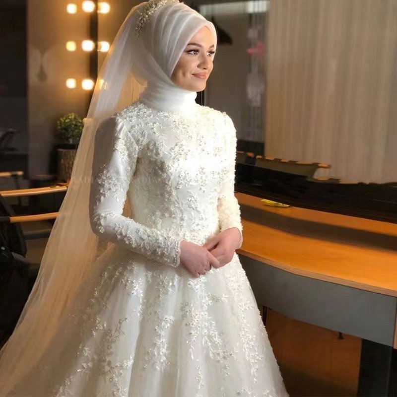 Long Sleeve White Dignified Wedding Dress — photo 4