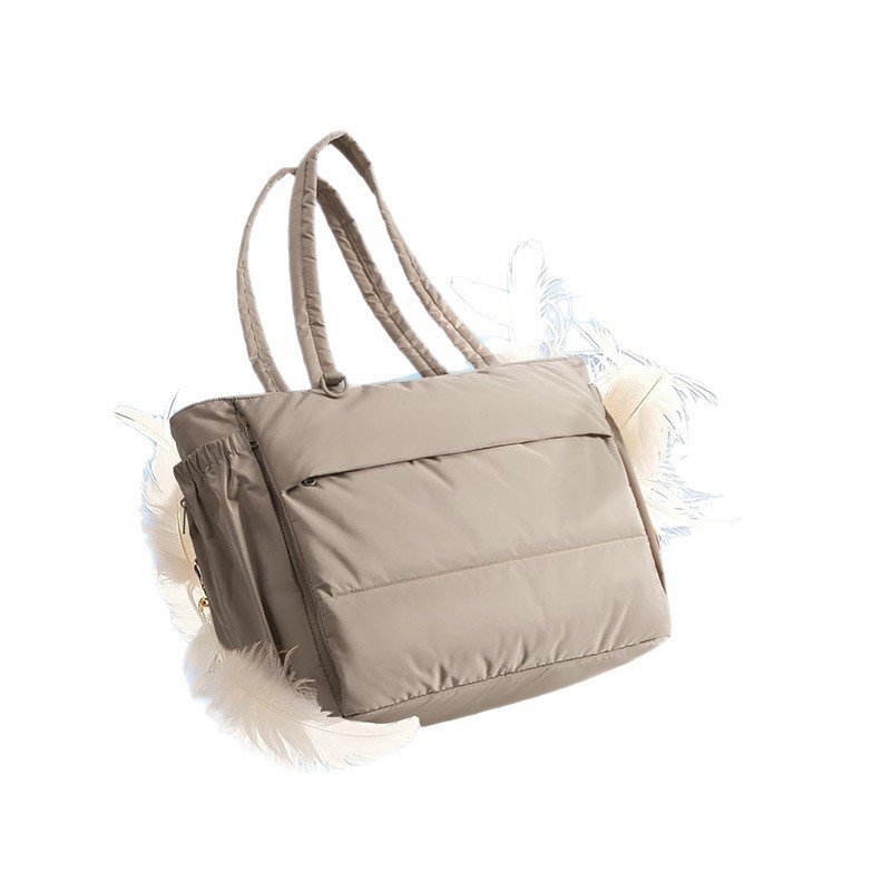 Voluminous High-capacity Fluffy Down Handbag — photo 4