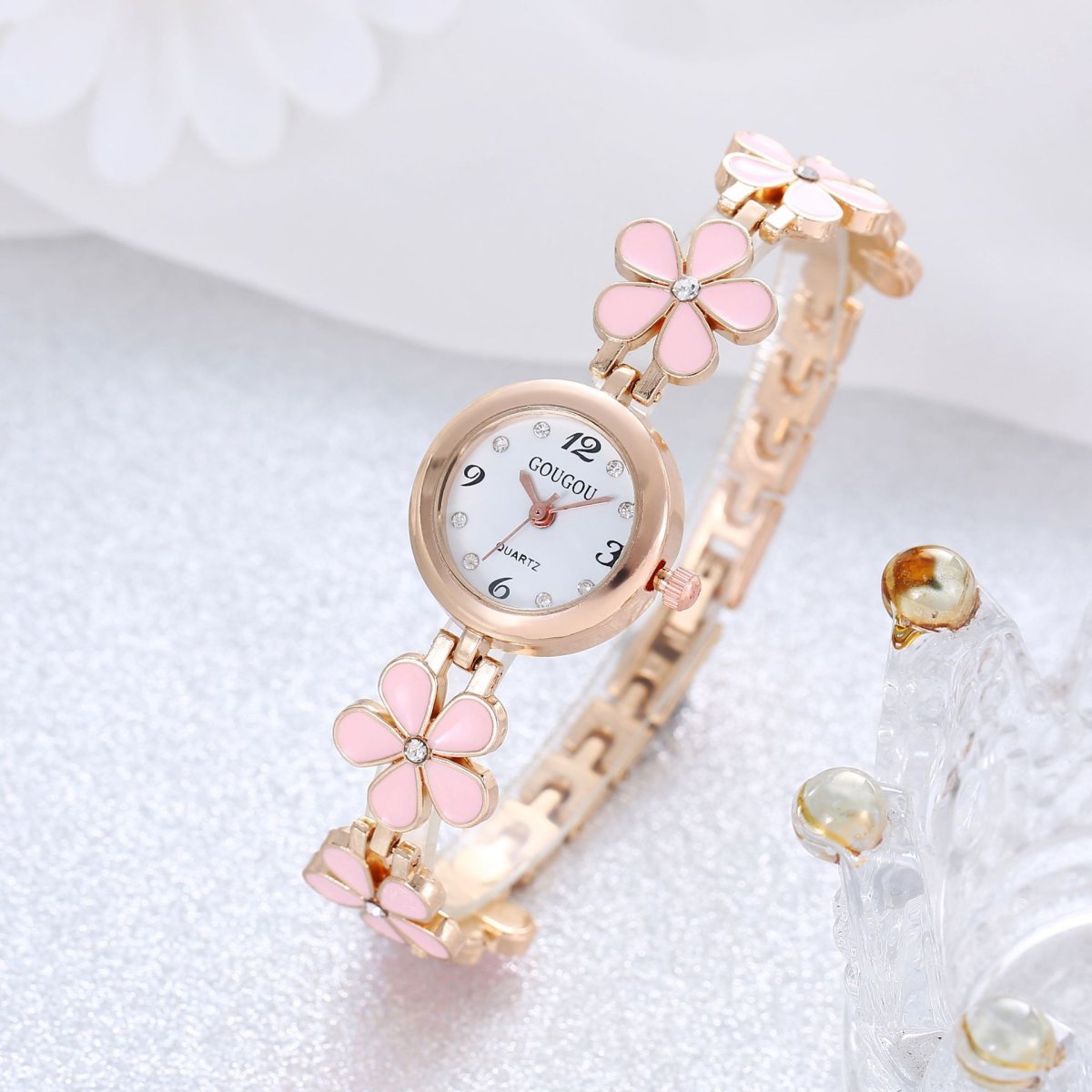 Ladies Petal Patterned Quartz Watch Bracelet Set — photo 4
