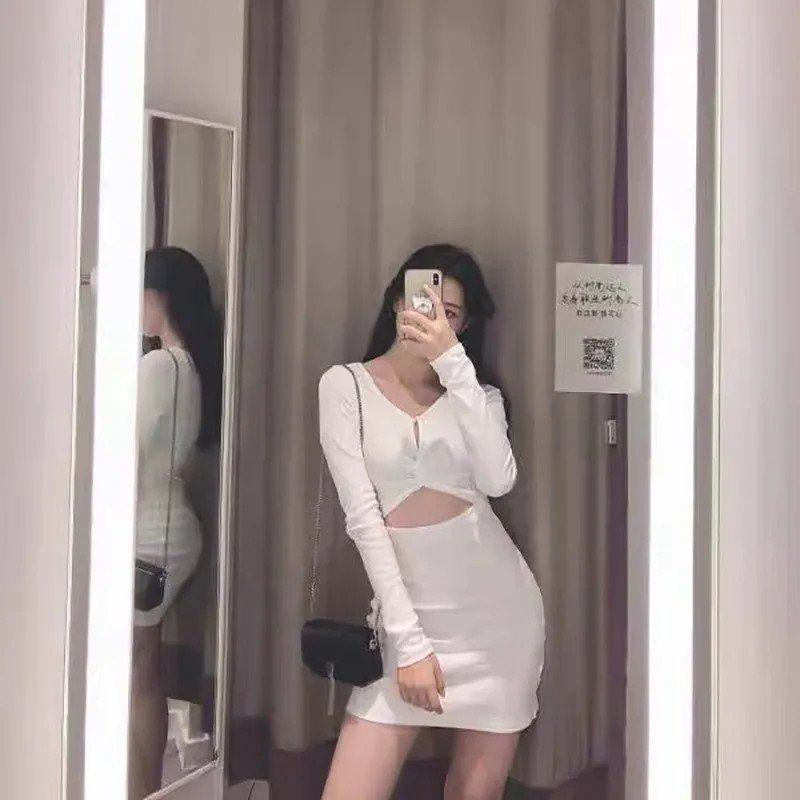 Navel Slimming Hollow Out V-neck Short Sleeve Dress — photo 3